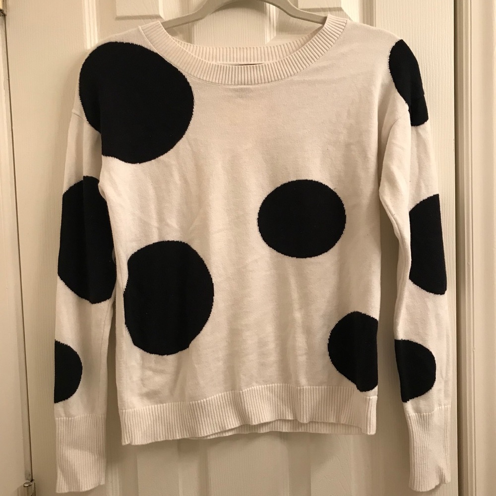 Spotted sweater